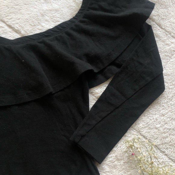 Off-shoulder Black Body Suit - Picture 2 of 3